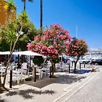 Renovated Penthouse Near Marina & Apartment *