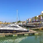 Renovated Penthouse Near Marina & Apartment *