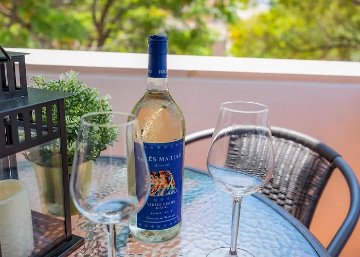 Renovated Penthouse Near Marina &