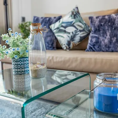 Renovated Penthouse Near Marina & * Βιλαμούρα