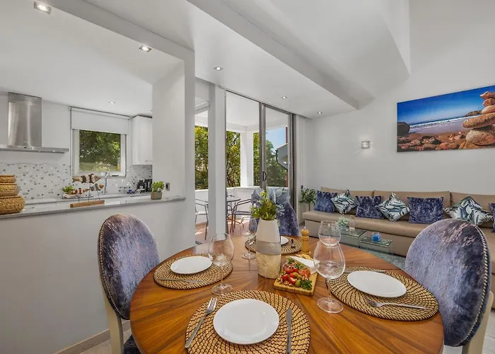 Апартаменты Renovated Penthouse Near Marina &